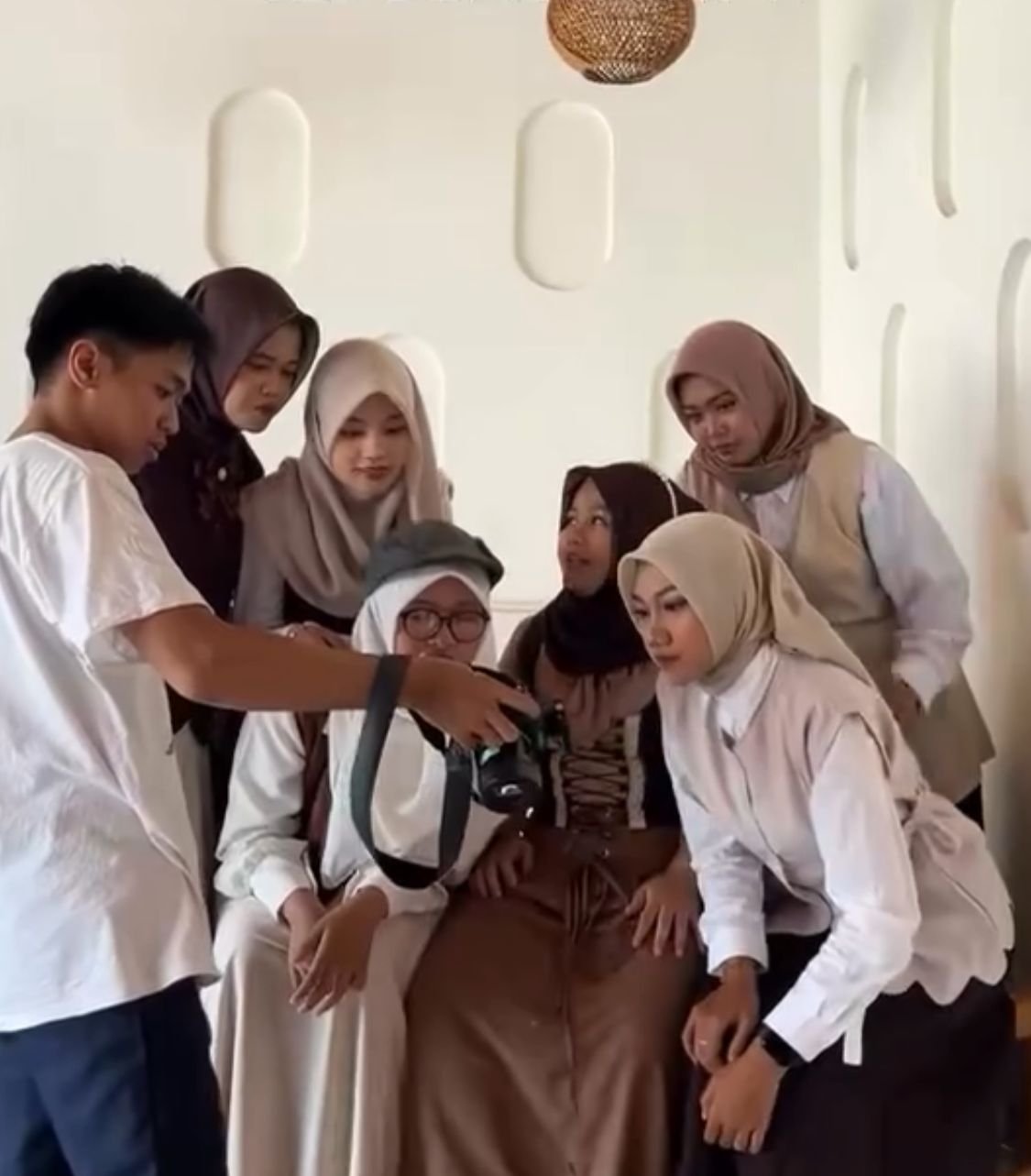 Spill Rahasia Foto Kelompok Besar Tapi Tetep Kece